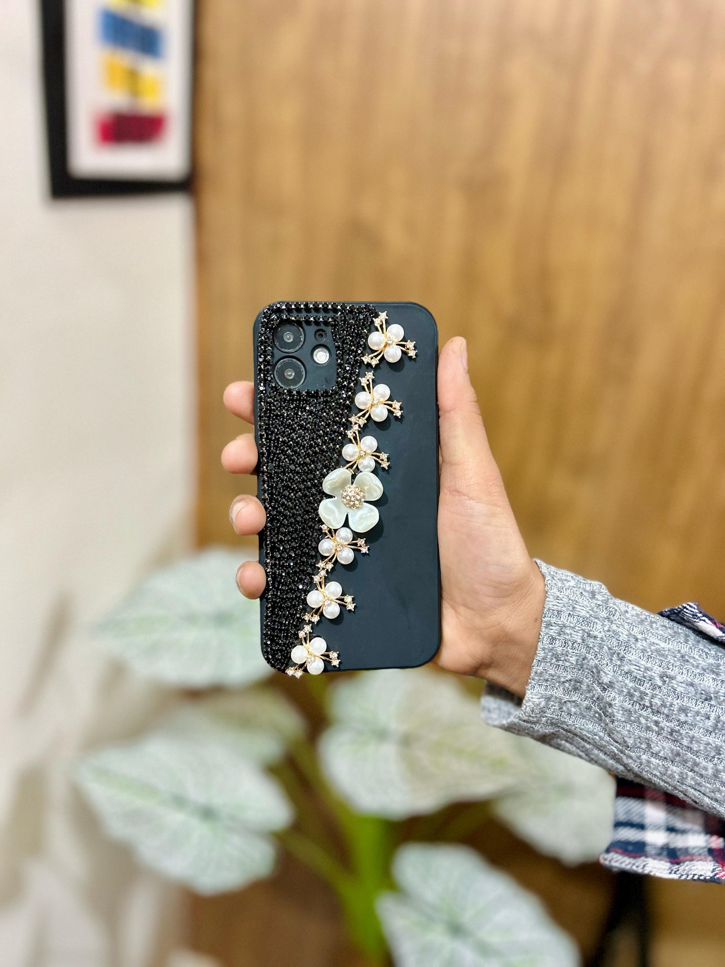 Royal Pearl Floral Diamond Case