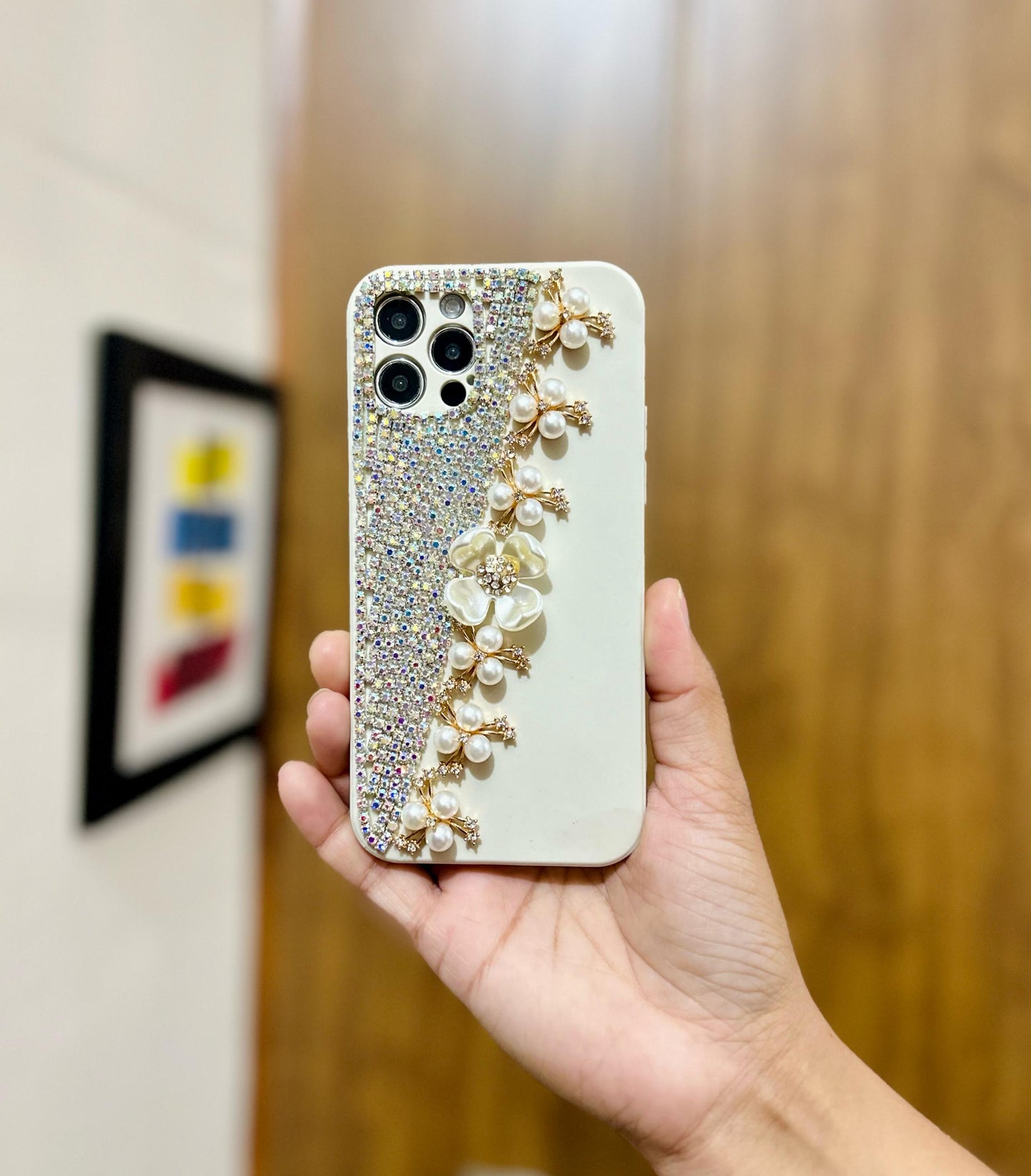 Royal Pearl Floral Diamond Case